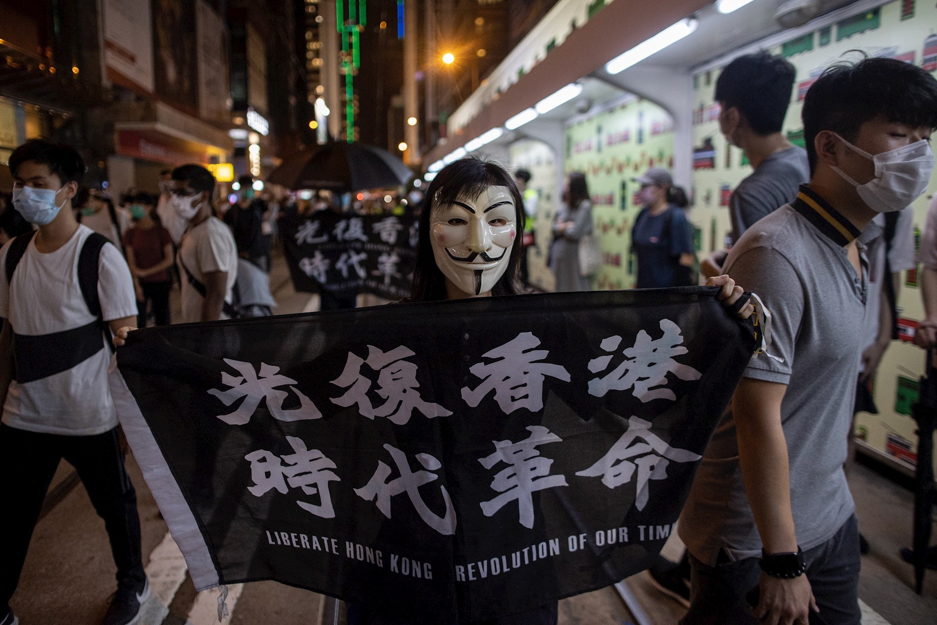 Enfrentamientos durante aniversario de protestas en Hong Kong - 712c5ce1d1088d1213bc5d296bffe3458efcff9a