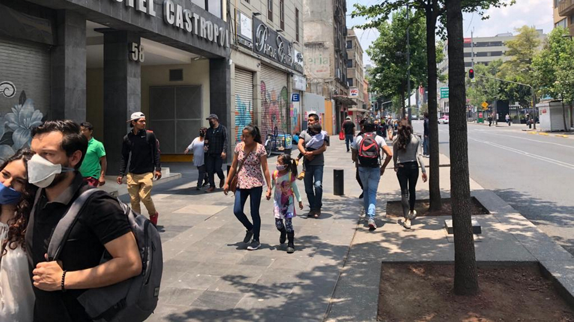 Reinician actividades en centros de trabajo bajo protocolos para evitar contagios de COVID-19