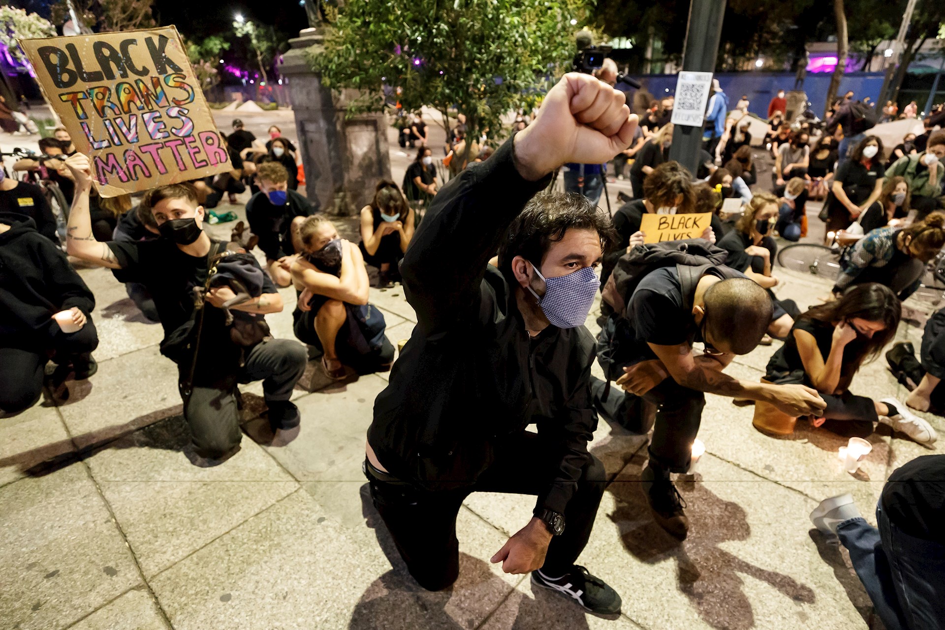 Exigen alto al racismo en Estados Unidos frente a embajada en México - alto-al-racismo-en-eeuu-frente-a-embajada-en-mexico