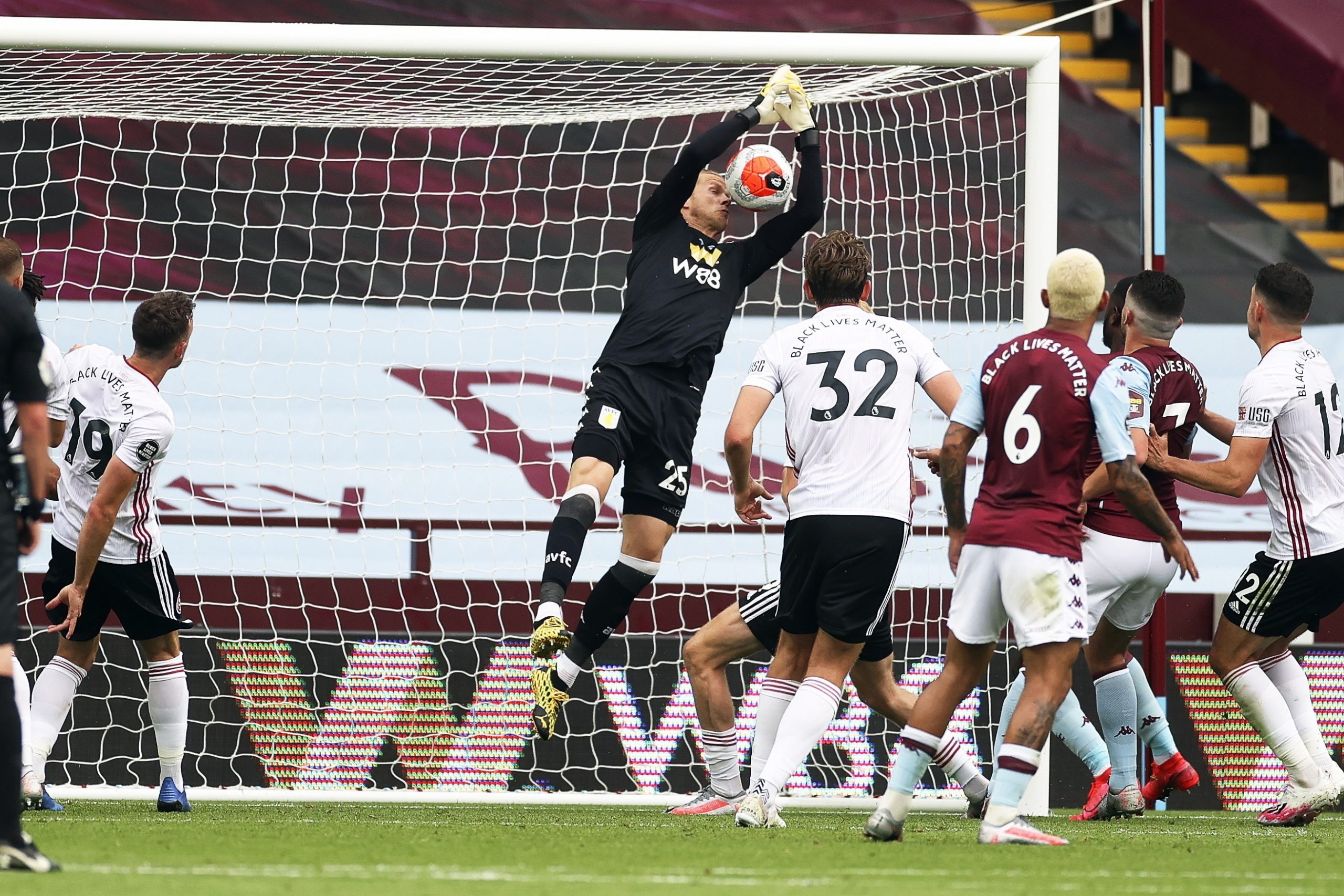 Ojo de halcón confirma que hubo error al no validar gol al Sheffield en la Premier; ofrece disculpas