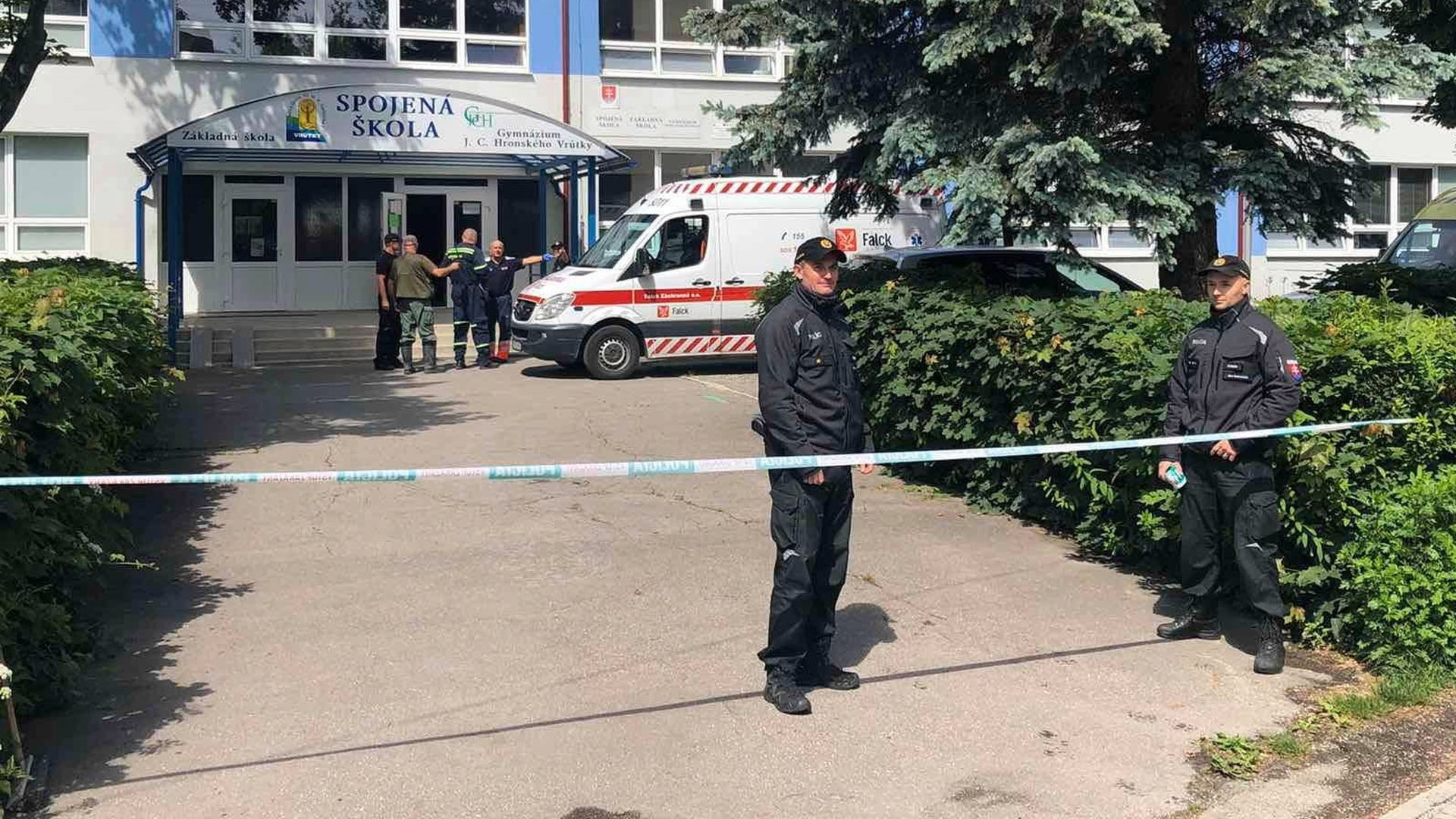 Ataque con cuchillo en escuela de Eslovaquia deja un muerto y cinco heridos Ataque con cuchillo en escuela de Eslovaquia deja un muerto y cinco heridos