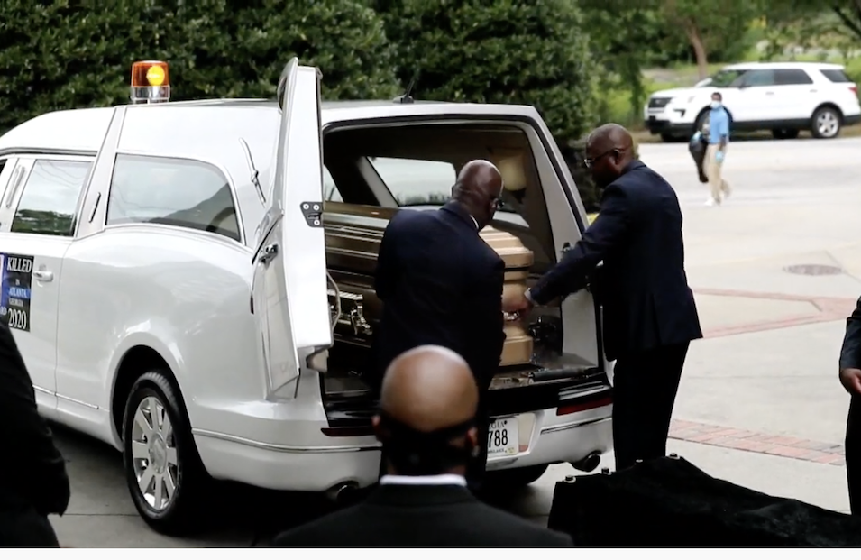 Afroamericano abatido por policía es despedido en iglesia de Luther King en Atlanta