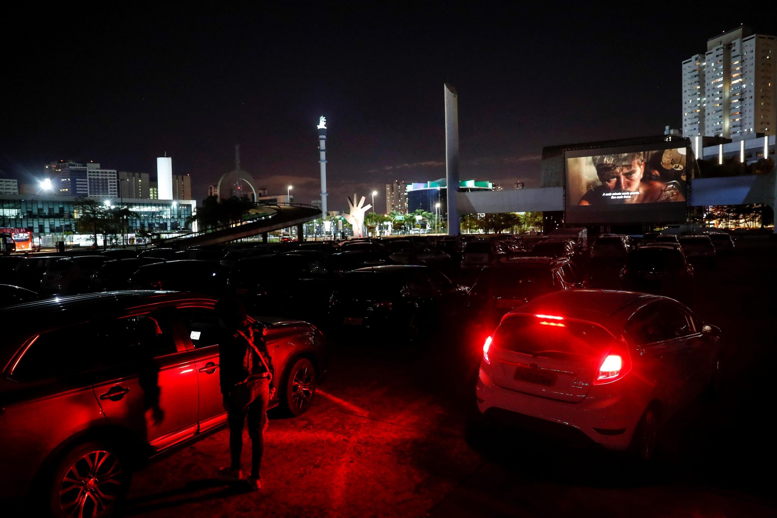 Autocinemas adquieren popularidad en Brasil por la pandemia de COVID-19 - autocinemas3-scaled