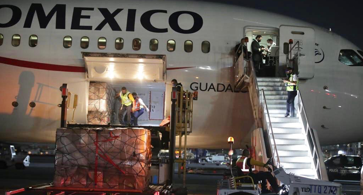 #Video Llegan de China dos millones de cubrebocas para personal de salud en México