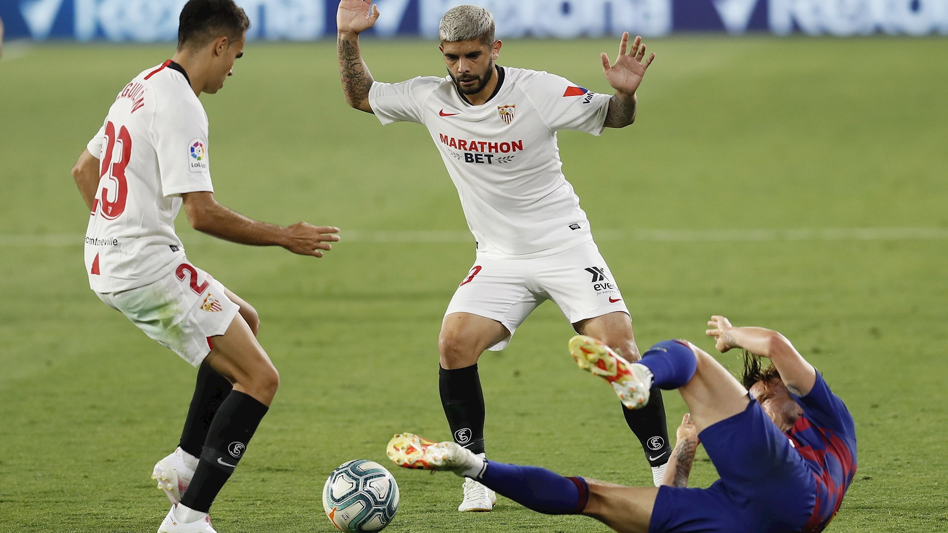 Barcelona empata a cero con Sevilla y pone en riesgo liderato