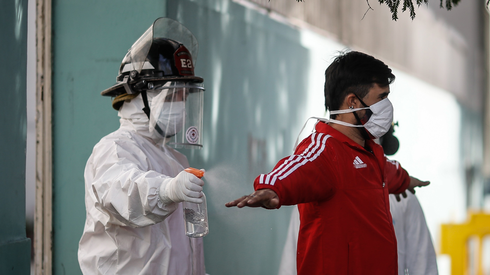 Argentina se acerca a los 40 mil casos de COVID-19; evalúa endurecer la cuarentena