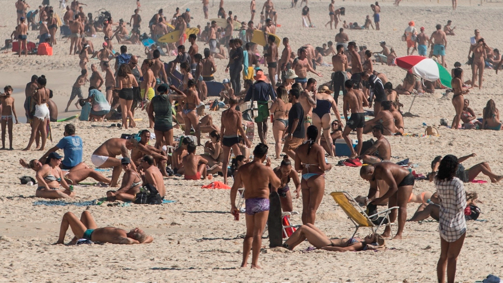 Brasil roza los 50 mil muertos por COVID-19; ciudades vuelven a endurecer restricciones