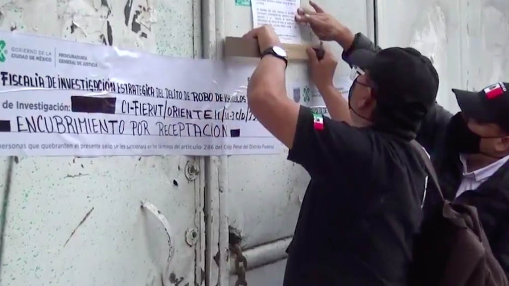 Aseguran bodegas tras decomisar vehículos relacionados con ataque a García Harfuch