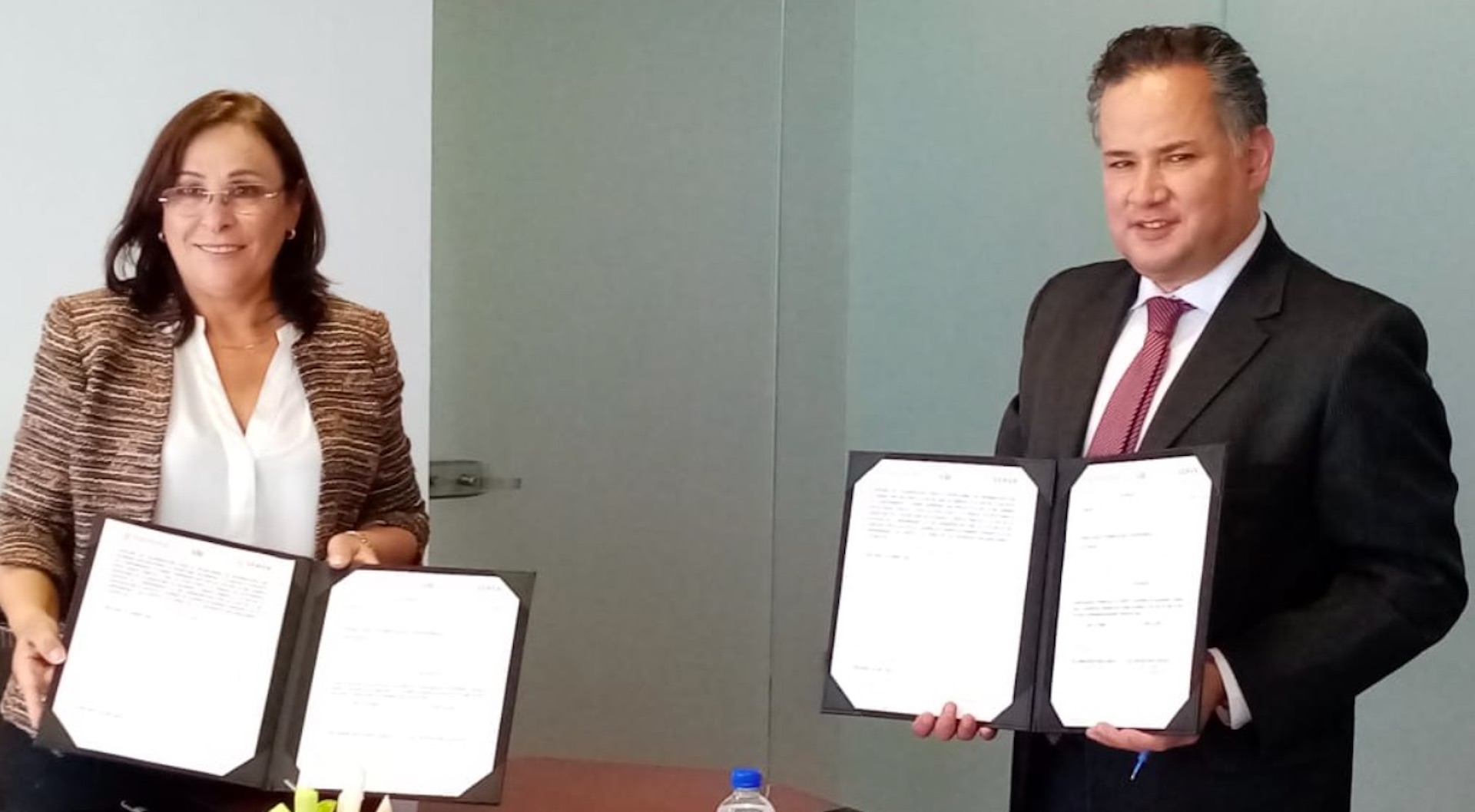 Sener y UIF firman convenio de intercambio de información