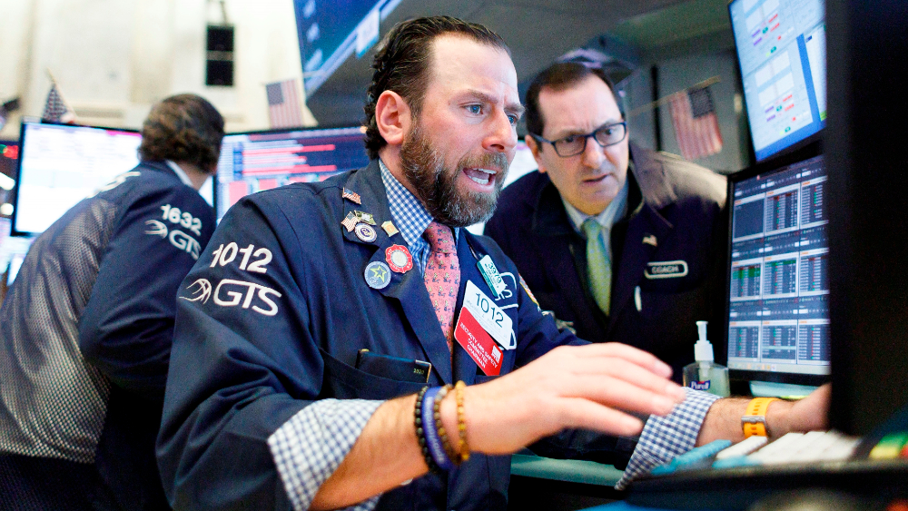 Dow Jones cae casi 7% en su peor día desde marzo por temor a rebrote de COVID-19