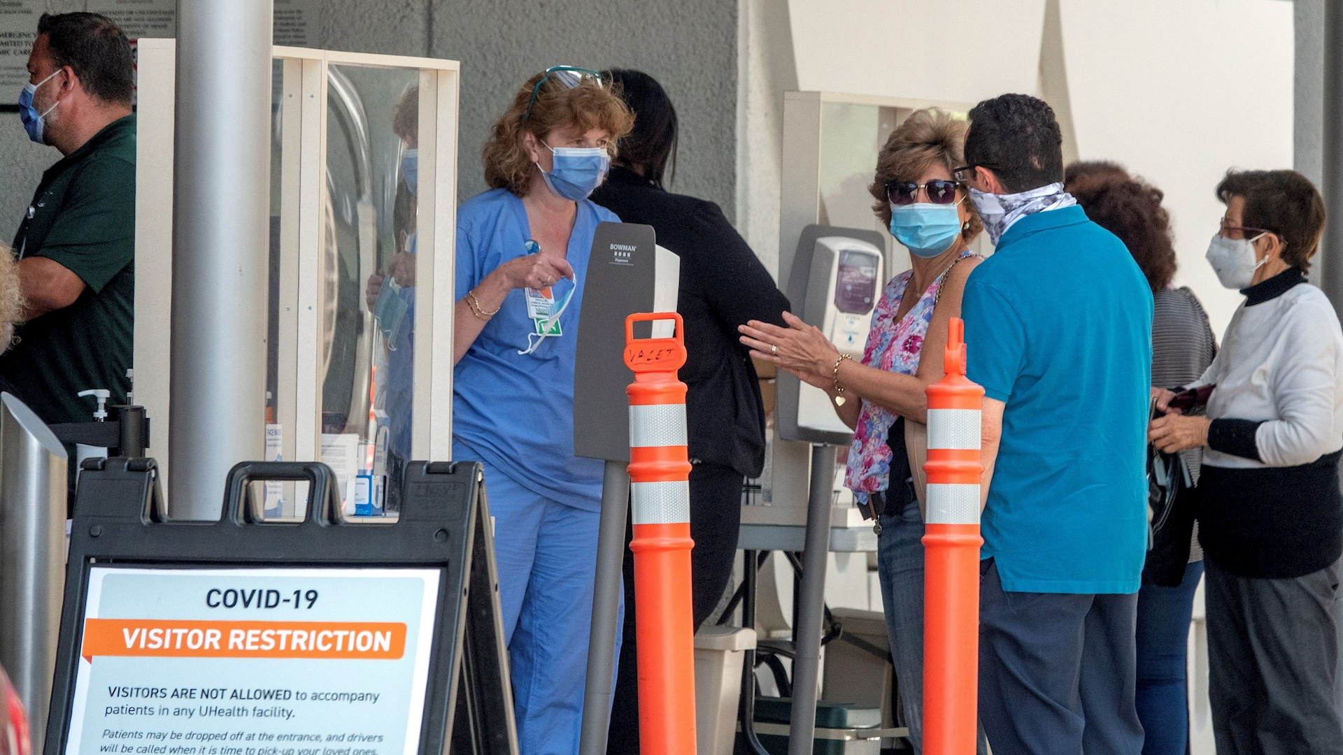 Florida rompe récord de contagios de COVID-19, suma casi 270 mil