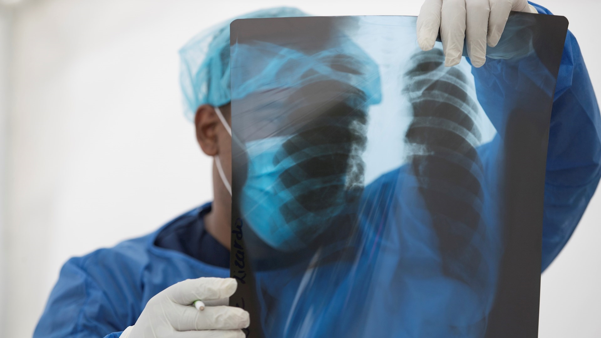 Senadores en Estados Unidos proponen sanciones para receptores de médicos cubanos