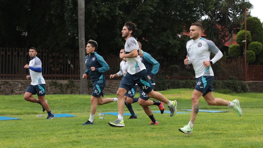 Cruz Azul confirma 22 casos positivos por COVID-19 en equipos varonil y femenil