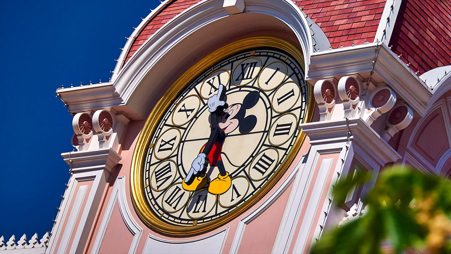 Disneyland París reabrirá sus parques progresivamente a partir del 15 de julio