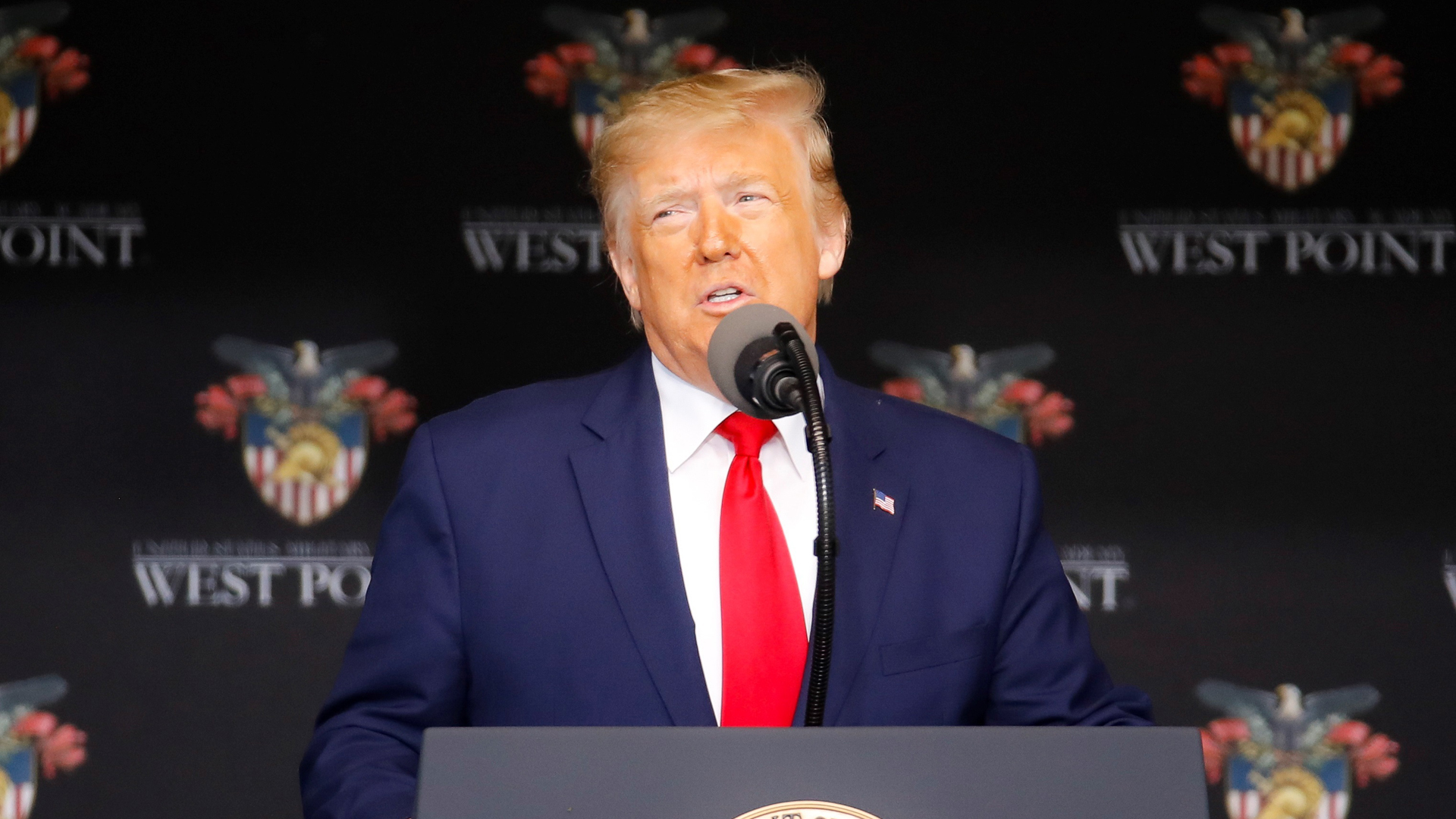 Trump advierte que no verá NFL si jugadores se arrodillan