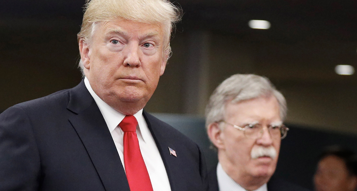 Juez federal rechaza bloquear publicación del libro de John Bolton