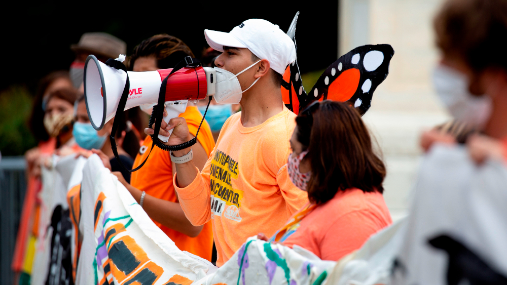 México considera “histórica” decisión de Corte Suprema de EE.UU. para no cancelar DACA