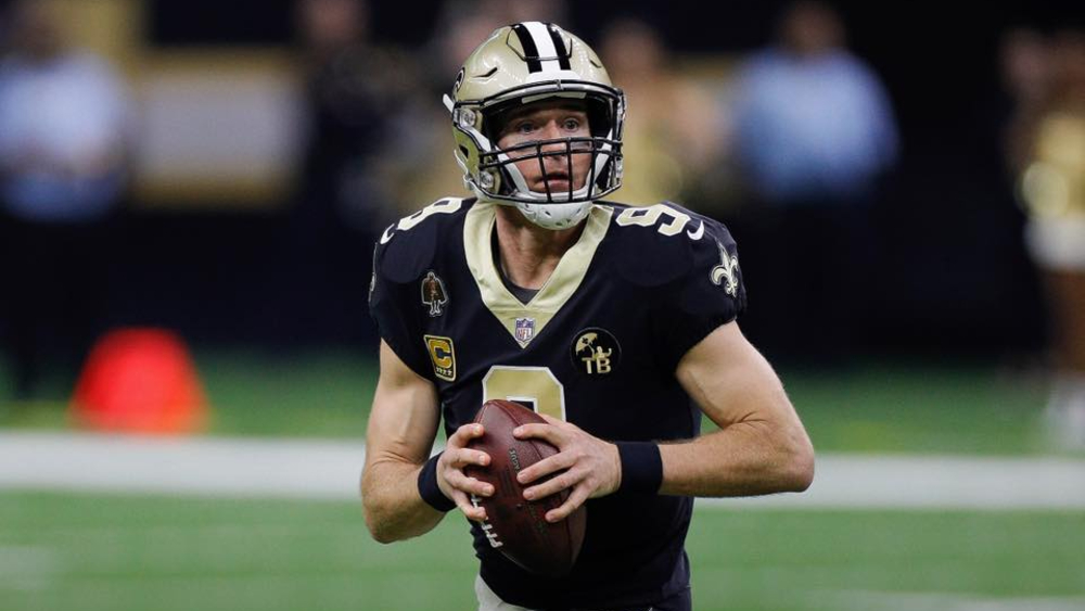 Drew Brees se disculpa por criticar a quienes se arrodillan durante himno de EE.UU.