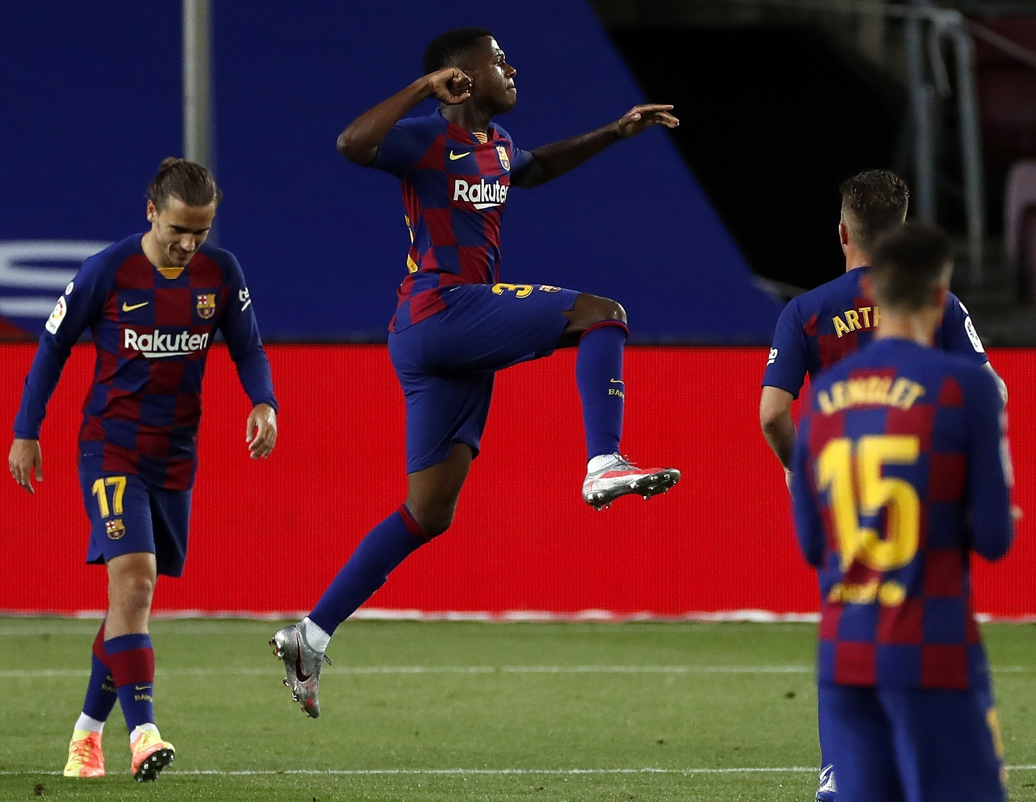Barcelona vence 2-0 al Leganés de Javier Aguirre - el-delantero-del-fc-barcelona-ansu-fati-2i-celebra-el-primer-gol-del-equipo-blaugrana-durante-el-encuentro-correspondiente-a-la-jornada-29