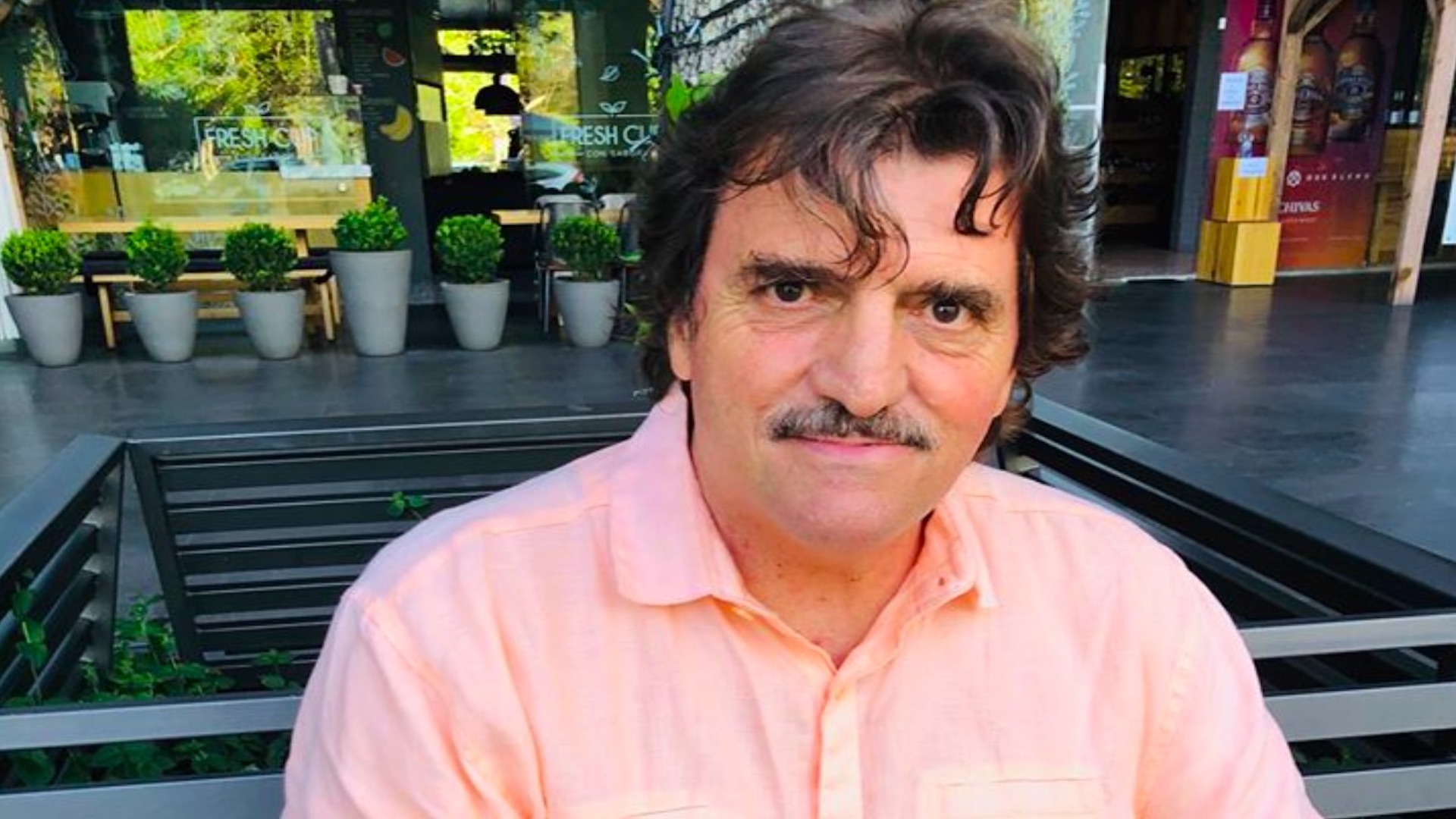 Enrique Serna gana el Premio Xavier Villaurrutia