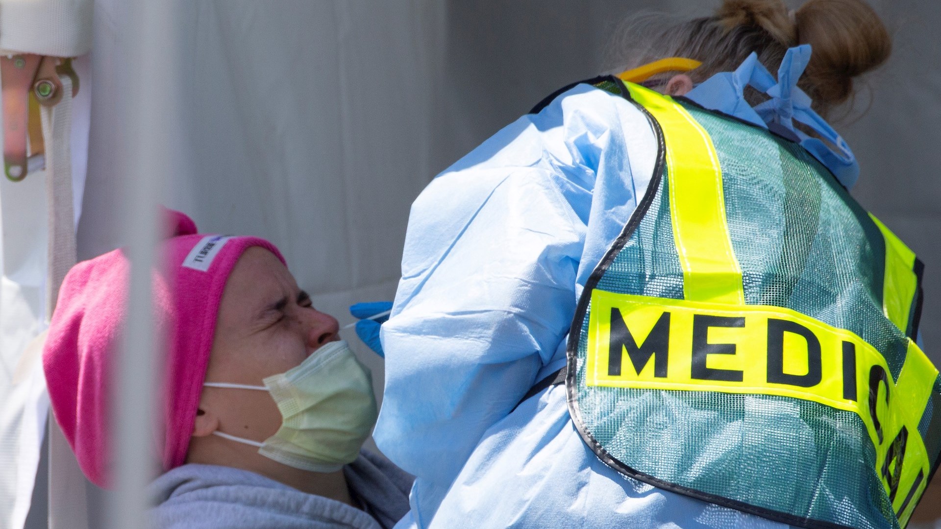 Se acerca Estados Unidos a los 116 mil muertos y 2.1 millones de casos de COVID-19