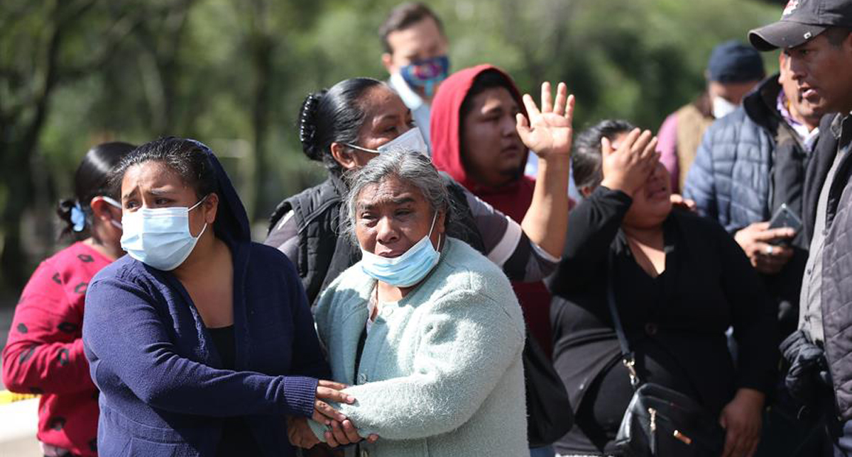 Sheinbaum promete reparación integral a familia de mujer que murió en atentado contra García Harfuch