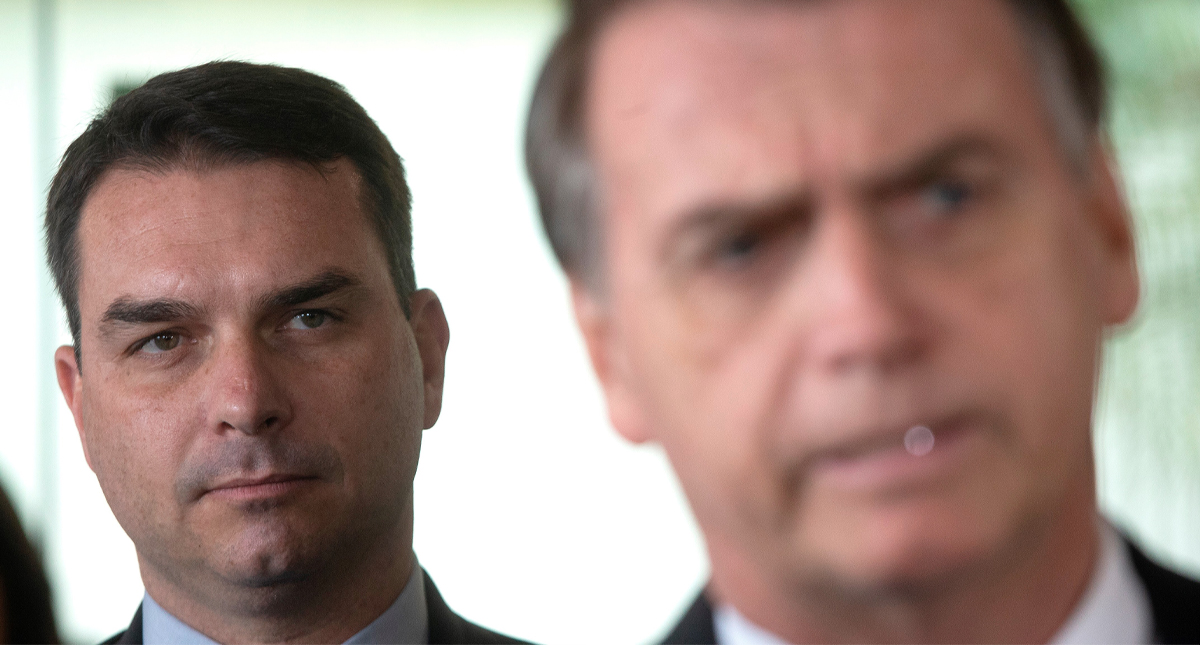 Hijo de Bolsonaro niega acusaciones; dice ser víctima de un “grupo político”