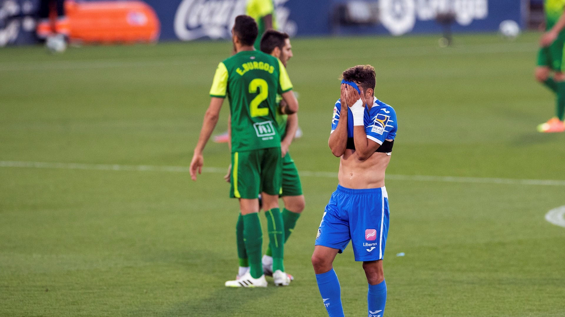 Eibar diluye el sueño de jugar Champions al Getafe