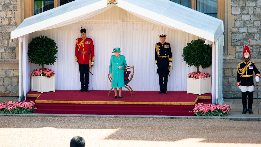Isabel II celebra su cumpleaños sin multitud y desde el castillo de Windsor Isabel II celebra su cumpleaños sin multitud y desde el castillo de Windsor