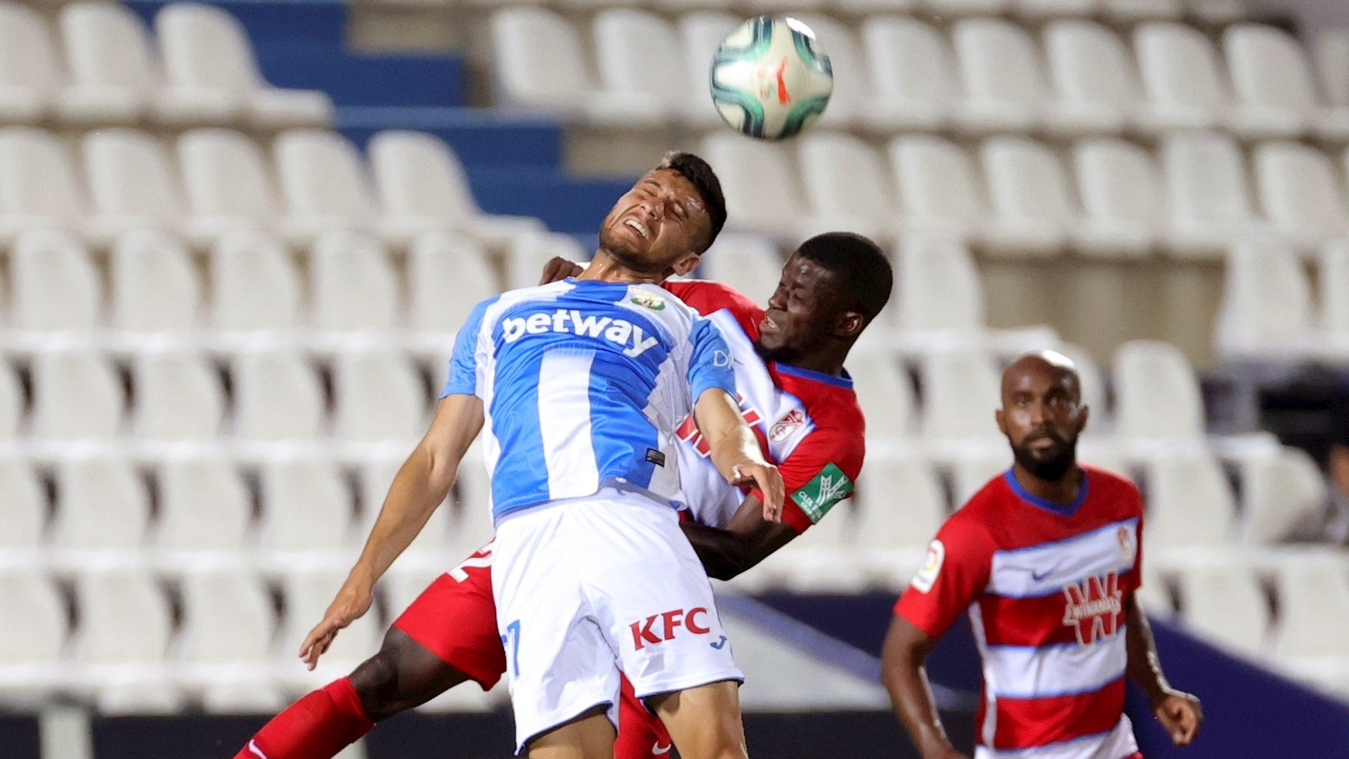 Leganés empata a cero con Granada y se acerca más al precipicio