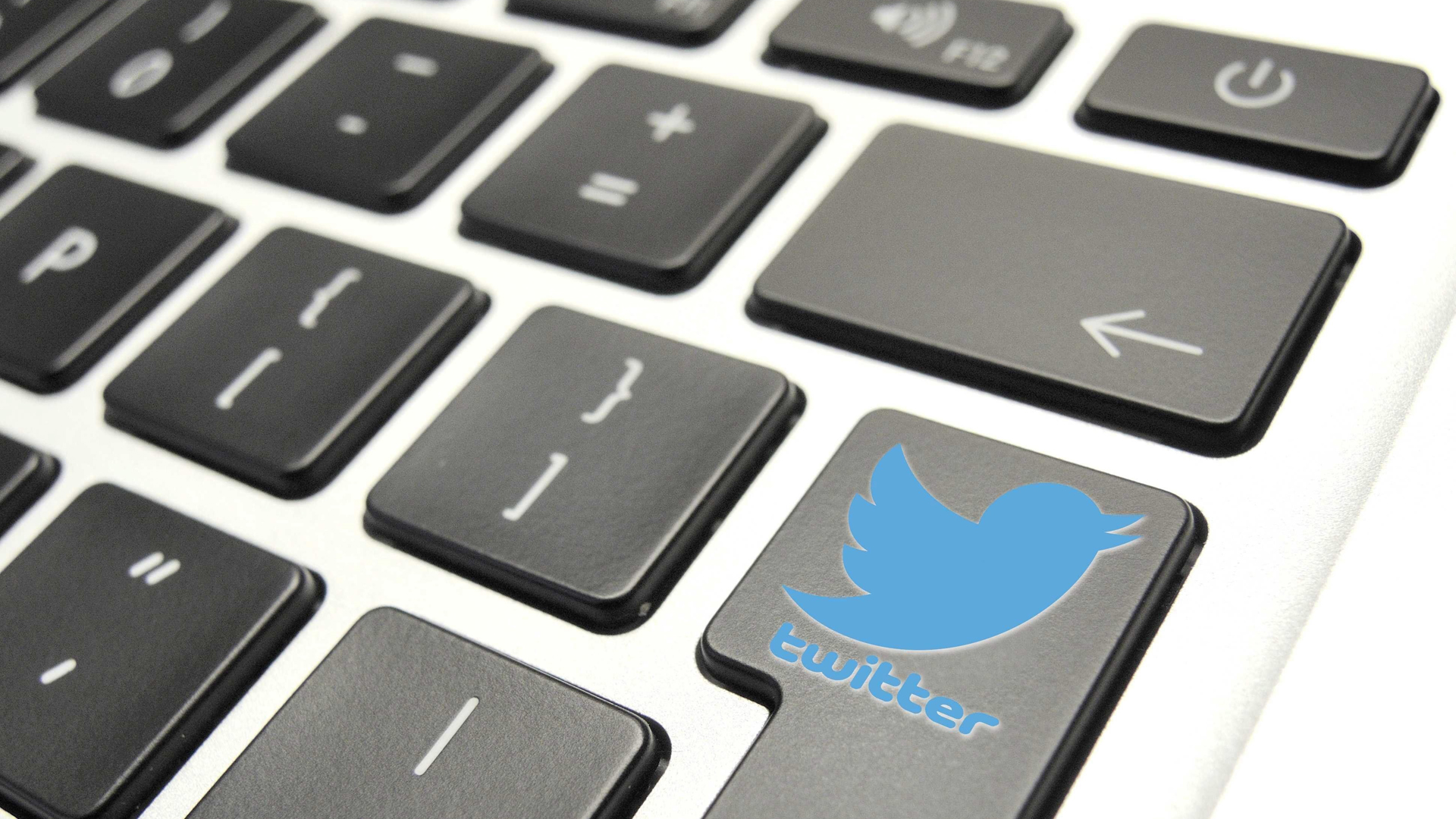 Arremete AMLO contra redes sociales tras presunta censura a Trump