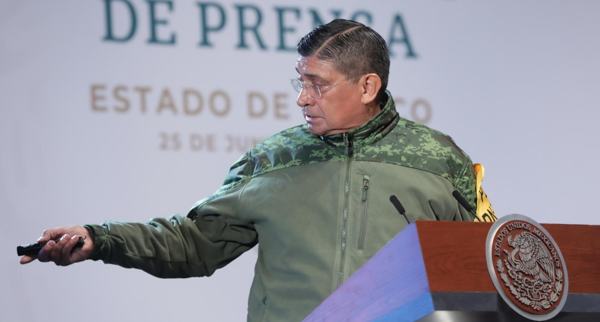 El general secretario Luis Cresencio Sandoval da negativo a COVID-19; se reincorporará a actividades