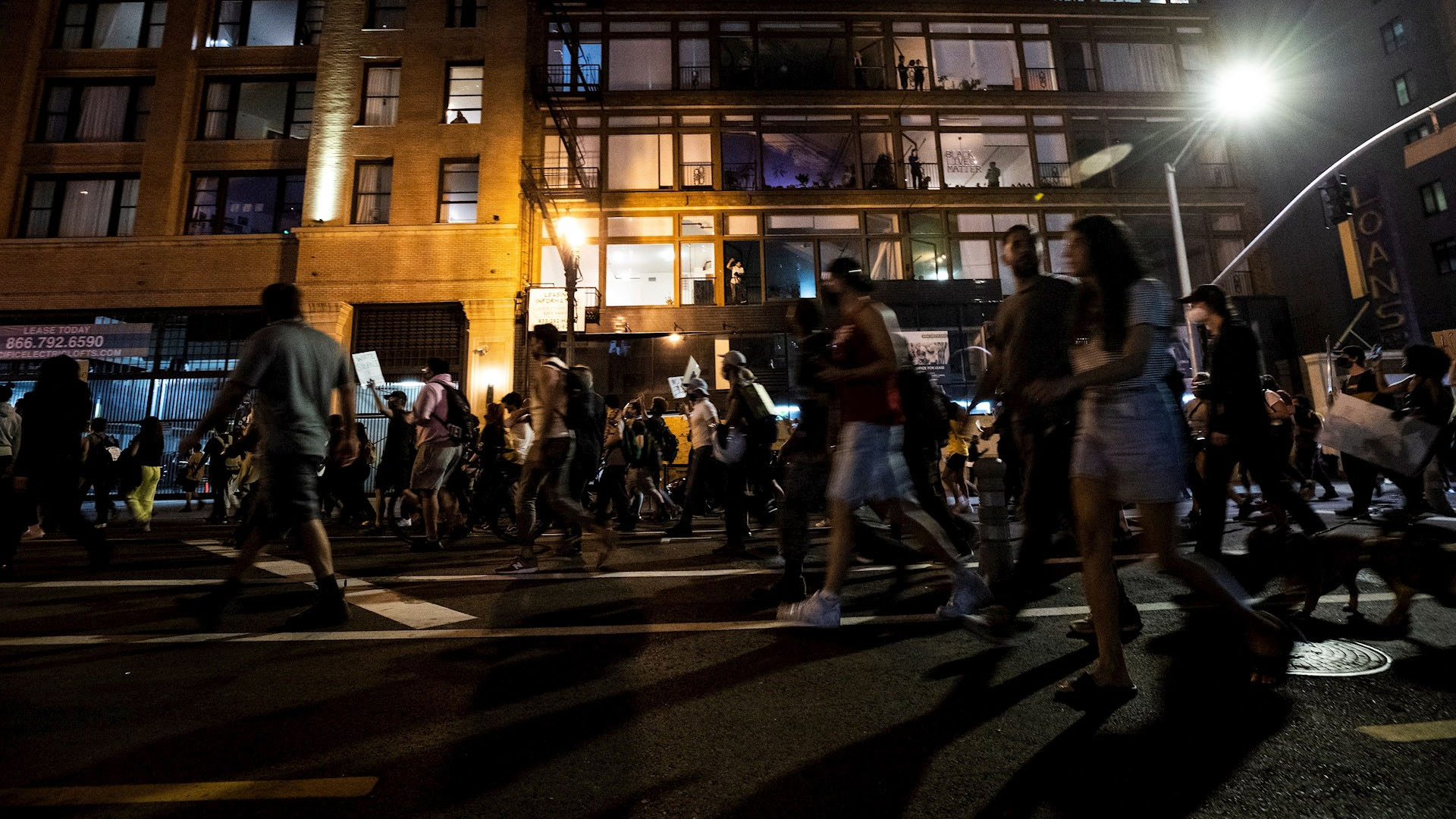 Sin incidentes en la primera noche libre del toque de queda en Los Ángeles