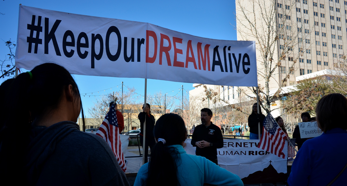 Dreamers se alistan para ataque de Trump contra el programa DACA