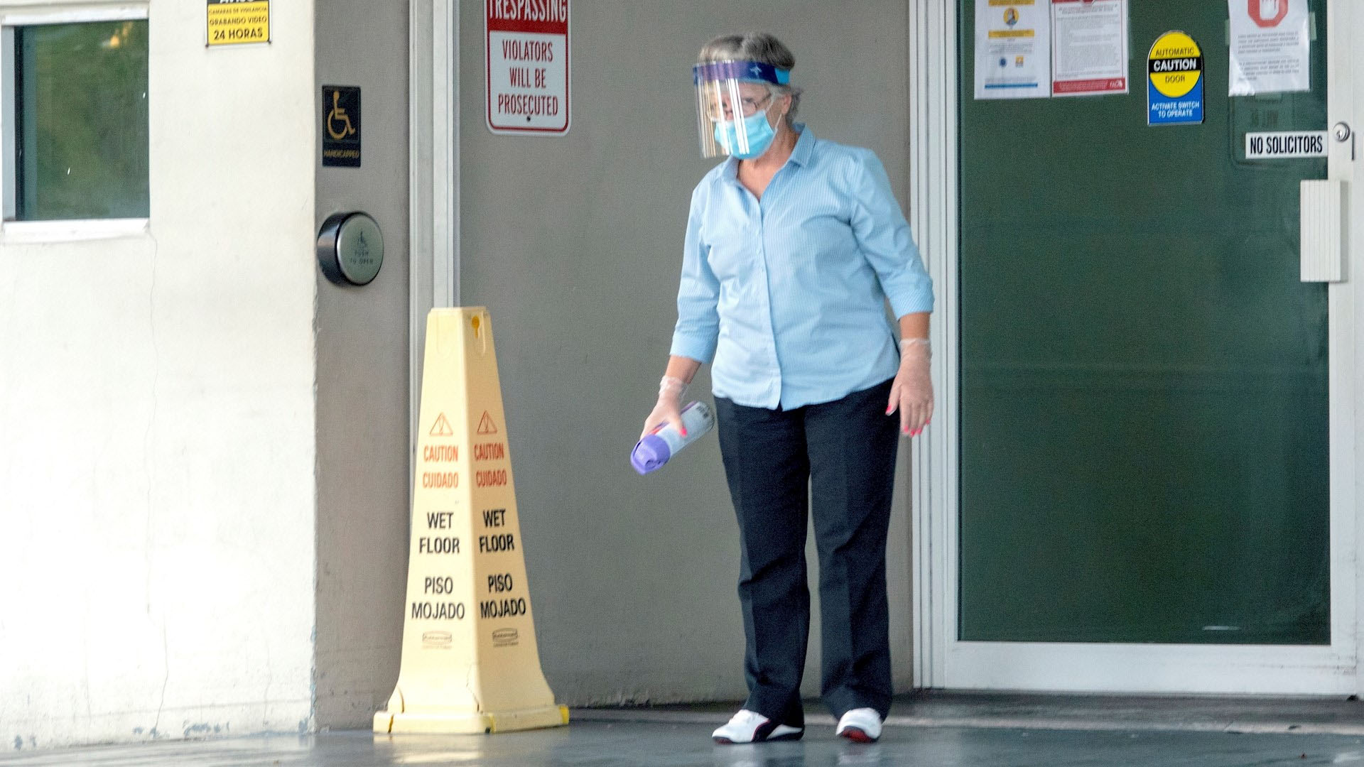 Uso extendido de cubrebocas reduciría reproducción del COVID-19, según estudio