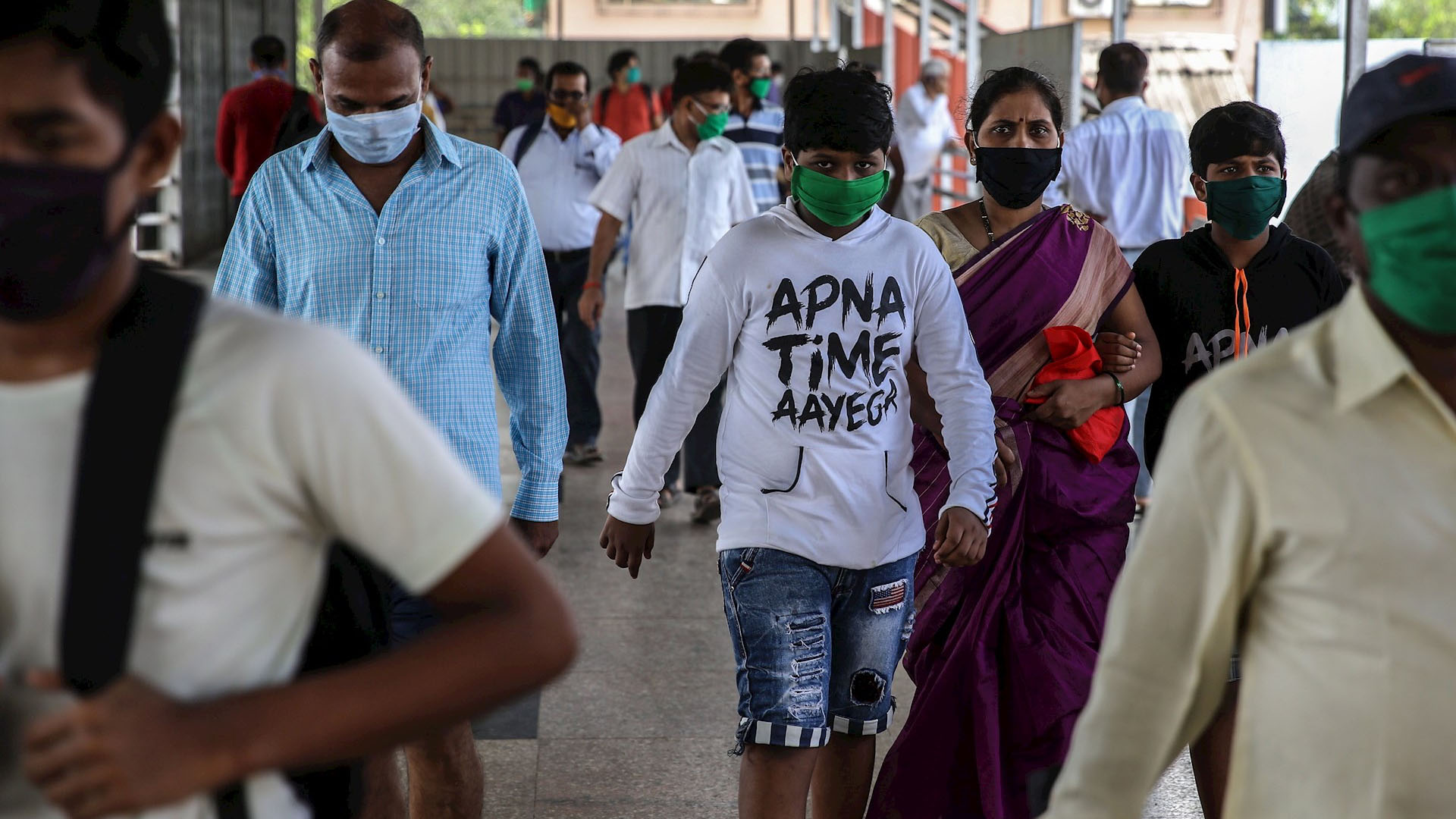 Menores de 20 años son menos susceptibles de contraer COVID-19, asegura estudio