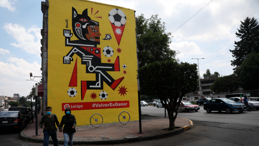 México celebra con arte urbano el regreso del futbol español México celebra con arte urbano el regreso del futbol español