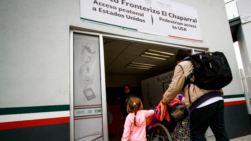 Corte Suprema de EE.UU. revisará política de asilo de Donald Trump que obliga a migrantes a permanecer en México