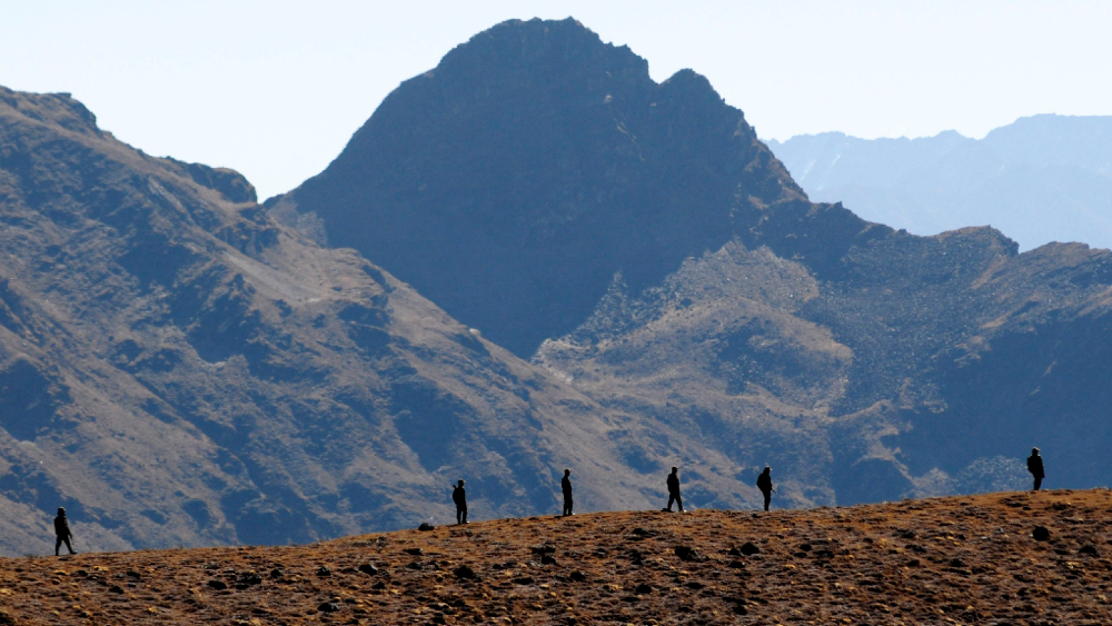 Mueren 20 militares indios en enfrentamiento fronterizo con China