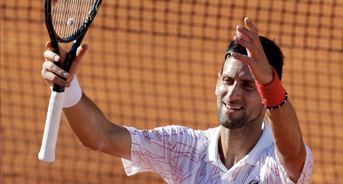 Novak Djokovic se somete a test de COVID-19; su entrenador dio positivo