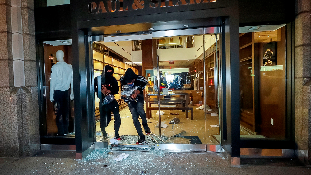 Trump critica a gobernador por dejar a Nueva York “hecha pedazos” tras saqueos