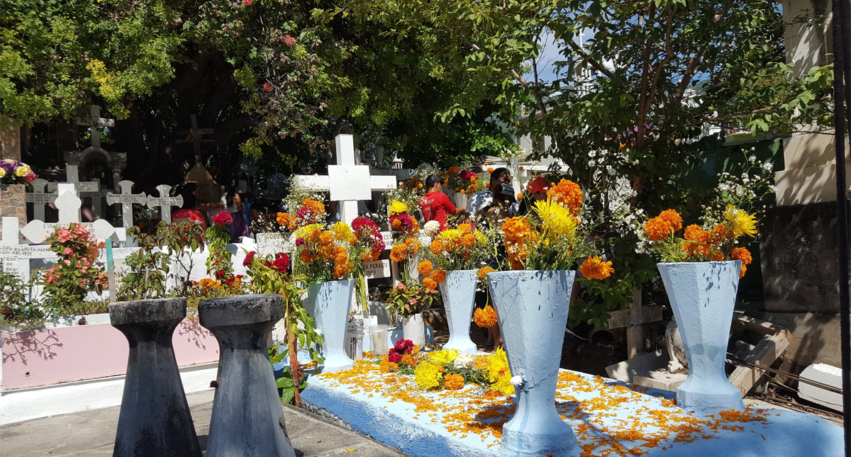 Panteones de Guerrero permanecerán cerrados durante Día del Padre, señala Astudillo
