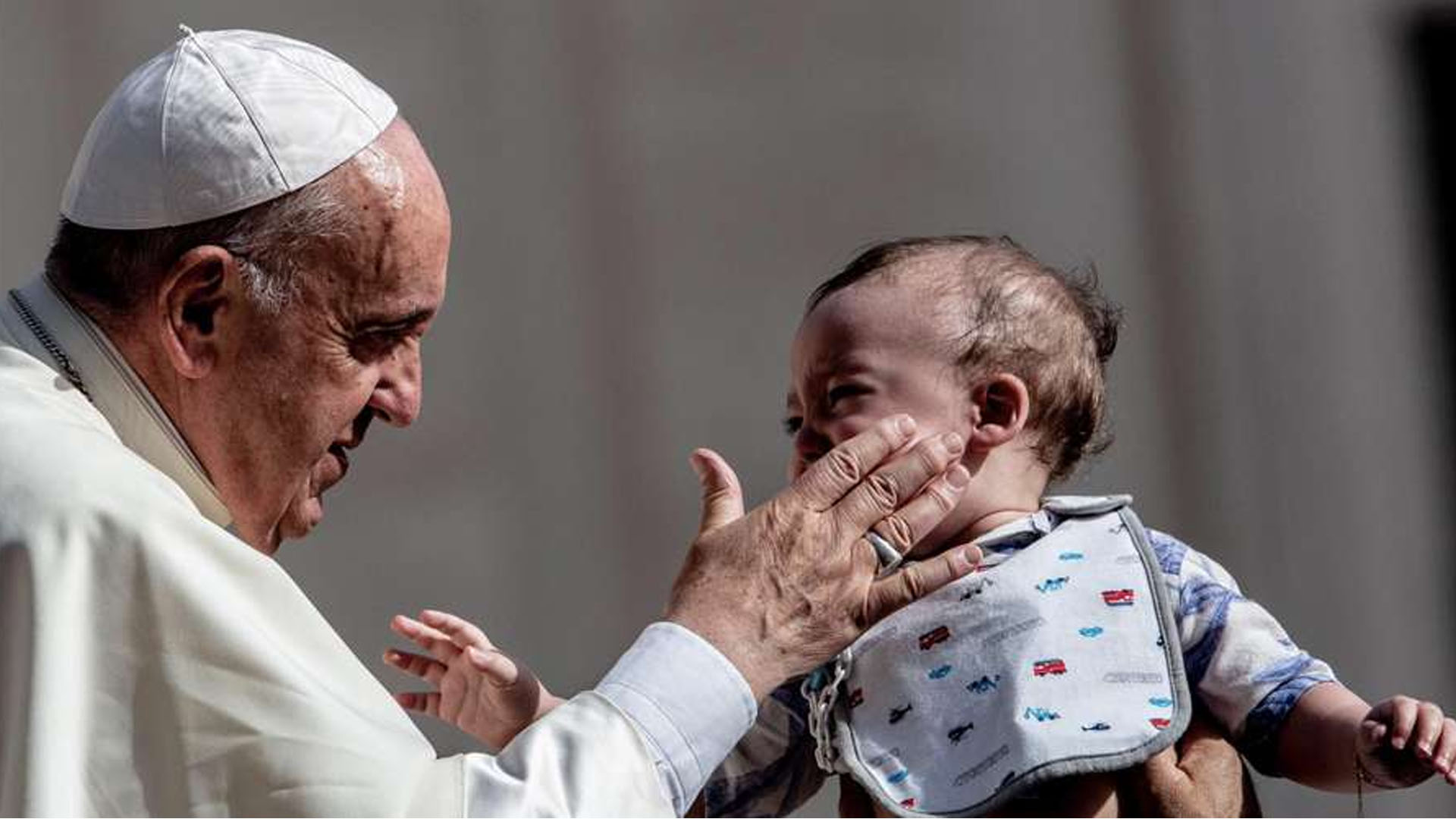 Papa Francisco pide acabar con el trabajo infantil tras aumento por COVID-19