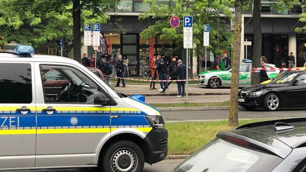 Atropellan y atacan a peatones en Alemania, hay al menos tres heridos