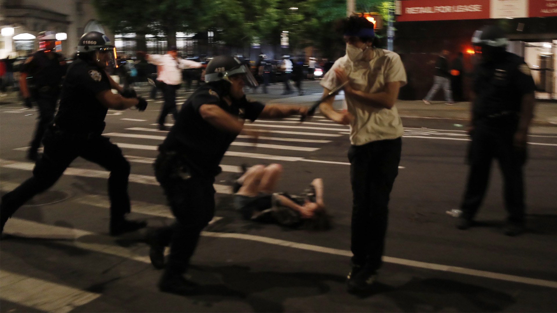 #Video Vuelven los saqueos a Nueva York en la quinta noche de protestas