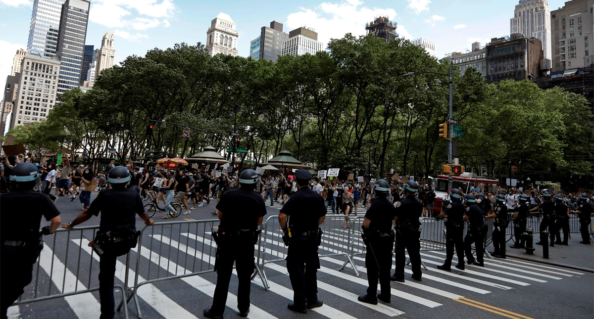 Sindicato policial en Estados Unidos acusa a políticos y prensa de denigrar a agentes