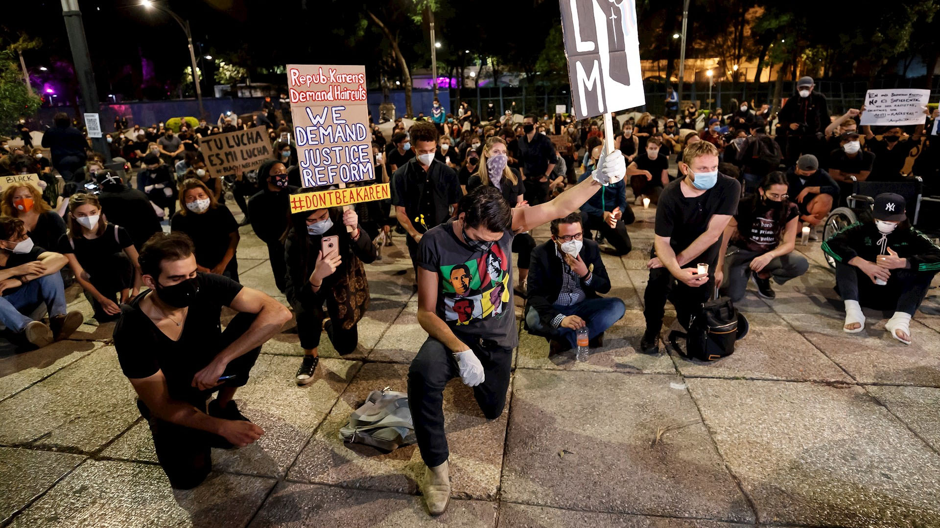 Exigen alto al racismo en Estados Unidos frente a embajada en México