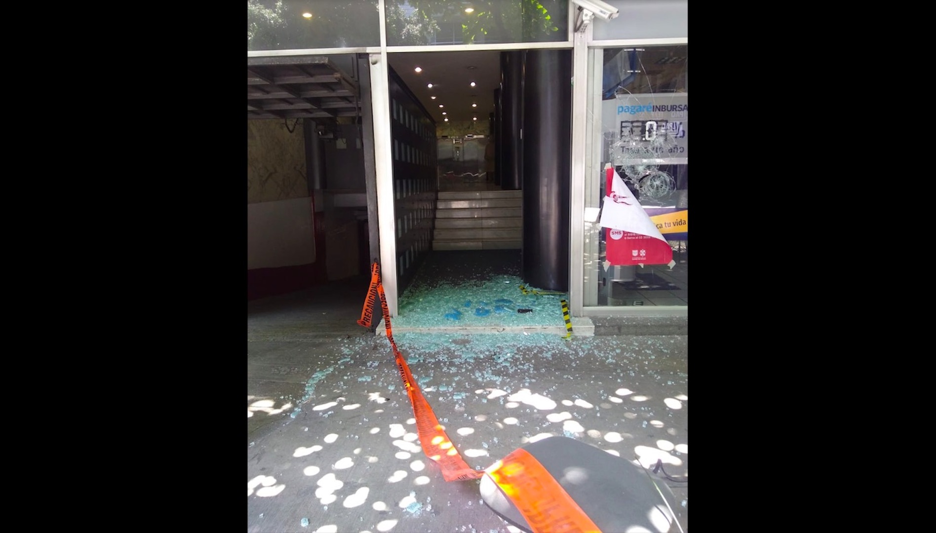 Anarquistas agreden a reporteros de Grupo Fórmula durante protesta en Ciudad de México