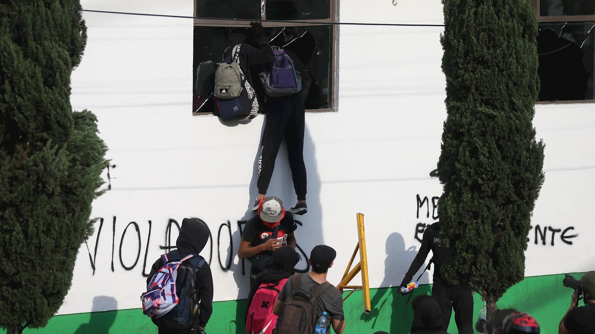 Otra jornada de protestas y actos vandálicos en Ciudad de México - protestas-ciudad-de-mexico-violencia-policial-3