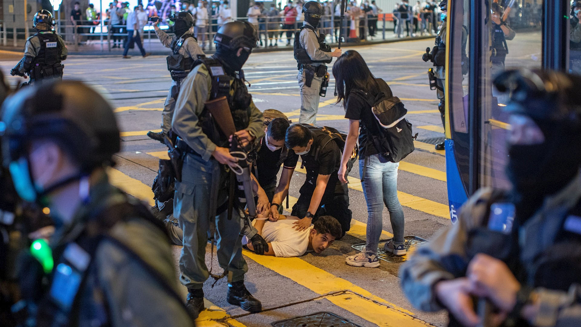 Enfrentamientos durante aniversario de protestas en Hong Kong
